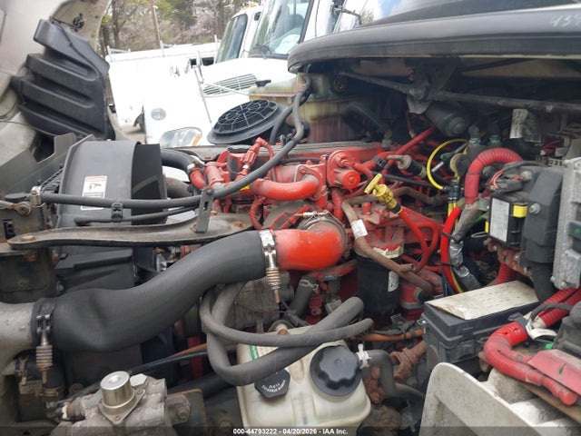 44793222 :رقم المزاد ، 1FVHCYFC8JHJP3332 vin ، 2018 Freightliner M2 106 مزاد بيع