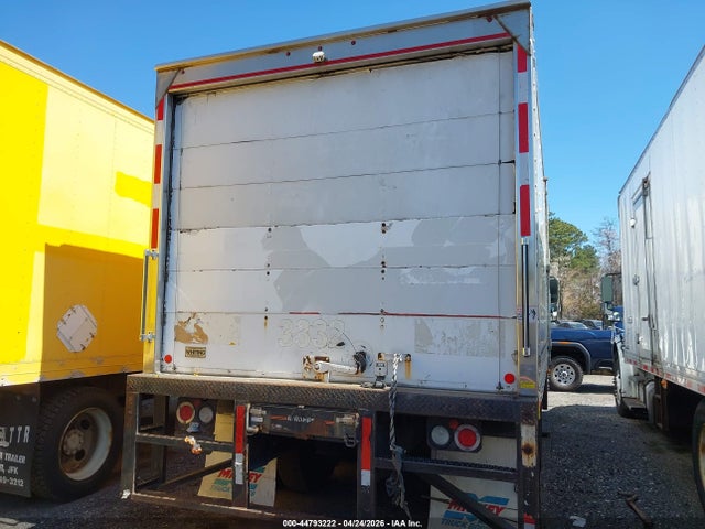 44793222 :رقم المزاد ، 1FVHCYFC8JHJP3332 vin ، 2018 Freightliner M2 106 مزاد بيع