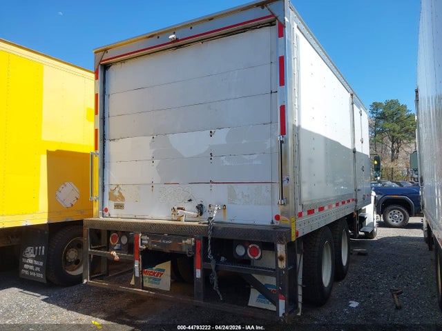 44793222 :رقم المزاد ، 1FVHCYFC8JHJP3332 vin ، 2018 Freightliner M2 106 مزاد بيع