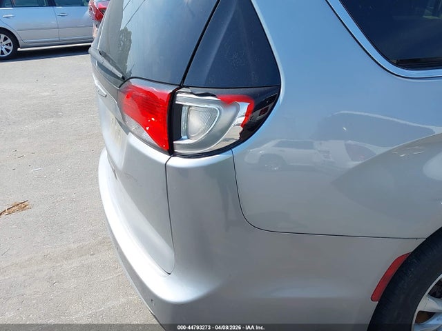Продажа на аукционе авто 2018 Chrysler Pacifica Touring Plus, vin: 2C4RC1FG6JR194484, номер лота: 44793273