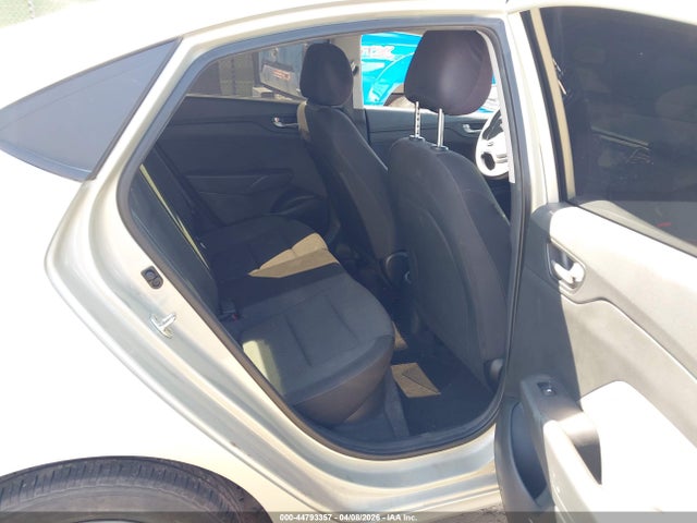 3KPC24A35KE083636 Hyundai ACCENT SE