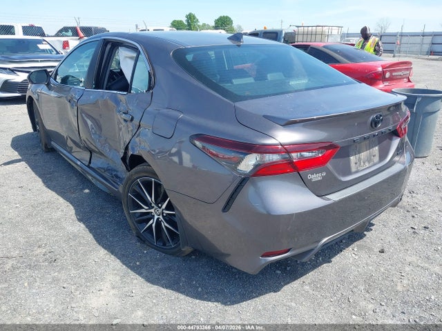 Auction sale of the 2022 Toyota Camry Se, vin: 4T1G11AK1NU649562, lot number: 44793366
