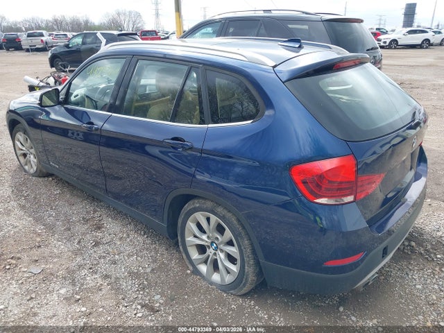2013 BMW X1 WBAVL1C56DVR90104 Photo 2