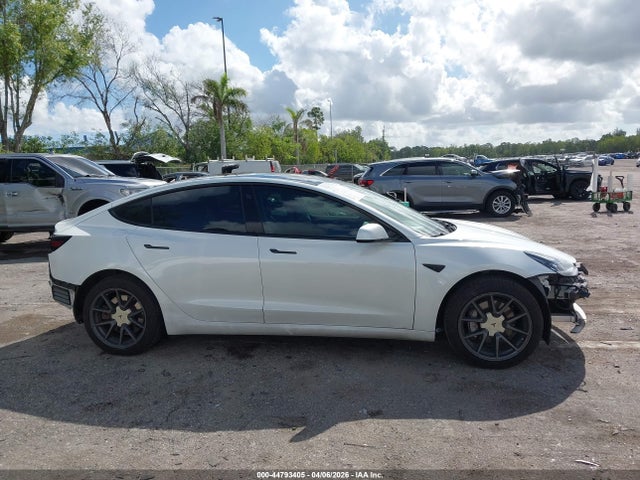 44793405 :رقم المزاد ، 5YJ3E1EA6MF987121 vin ، 2021 Tesla Model 3 Standard Range Plus Rear-wheel Drive مزاد بيع
