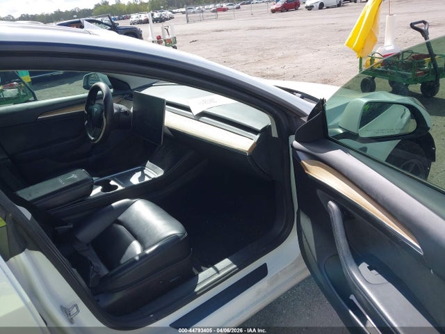 44793405 :رقم المزاد ، 5YJ3E1EA6MF987121 vin ، 2021 Tesla Model 3 Standard Range Plus Rear-wheel Drive مزاد بيع