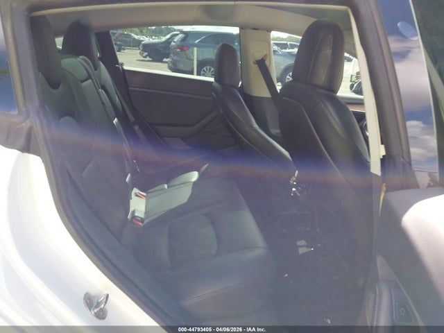 44793405 :رقم المزاد ، 5YJ3E1EA6MF987121 vin ، 2021 Tesla Model 3 Standard Range Plus Rear-wheel Drive مزاد بيع