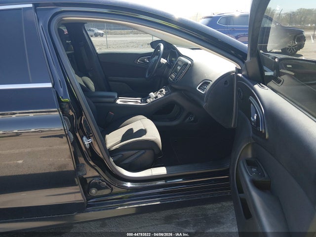 44793522 :رقم المزاد ، 1C3CCCFB4HN511292 vin ، 2017 Chrysler 200 Touring مزاد بيع