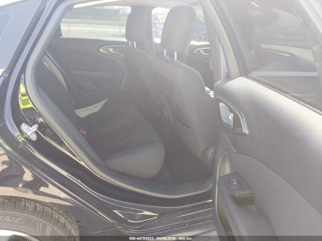 44793522 :رقم المزاد ، 1C3CCCFB4HN511292 vin ، 2017 Chrysler 200 Touring مزاد بيع