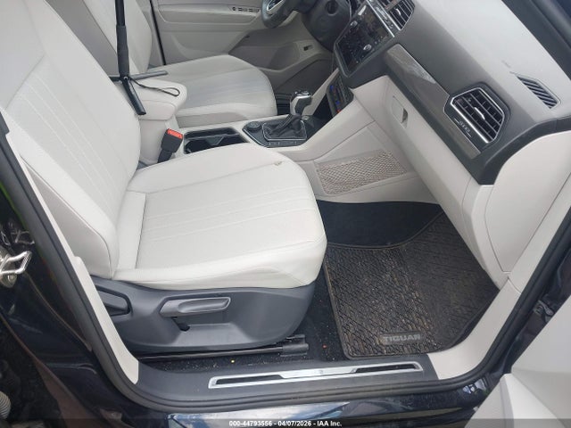 Aukcja sprzedaży 2022 Volkswagen Tiguan 2.0t Se R-line Black, vin: 3VV8B7AX3NM054125, numer aukcji: 44793556