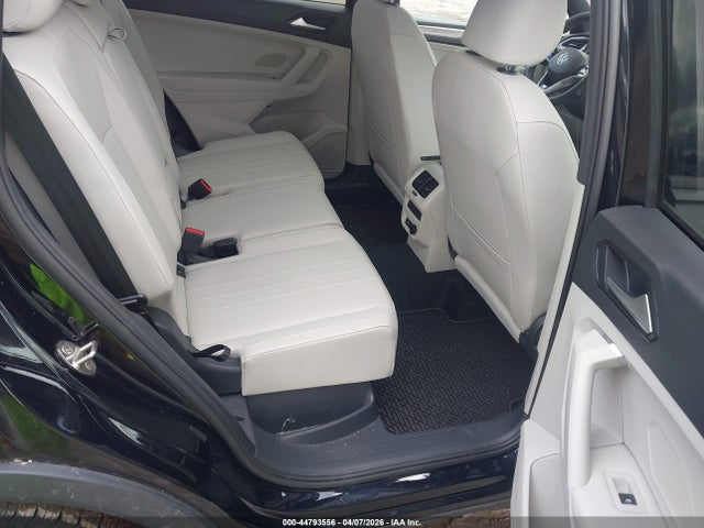 Aukcja sprzedaży 2022 Volkswagen Tiguan 2.0t Se R-line Black, vin: 3VV8B7AX3NM054125, numer aukcji: 44793556