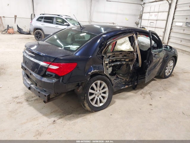 2011 Chrysler 200 Touring მანქანა იყიდება აუქციონზე, vin: 1C3BC1FB8BN537885, აუქციონის ნომერი: 44793562