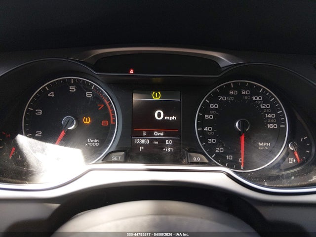 44793577 :رقم المزاد ، WAUEFAFLXFN039554 vin ، 2015 Audi A4 2.0t Premium مزاد بيع