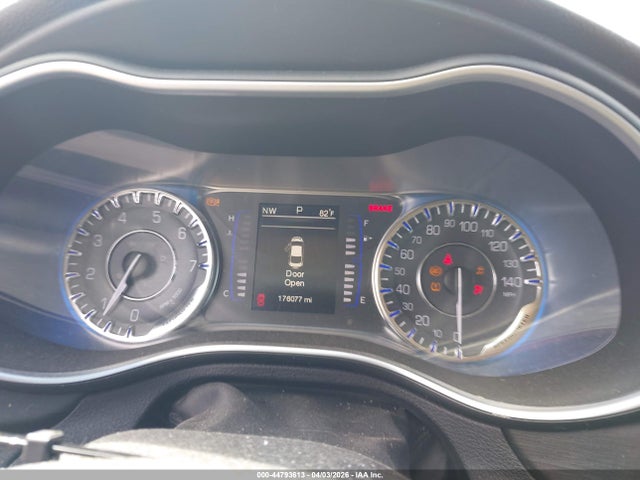 Aukcja sprzedaży 2015 Chrysler 200 Limited, vin: 1C3CCCAB4FN617410, numer aukcji: 44793613