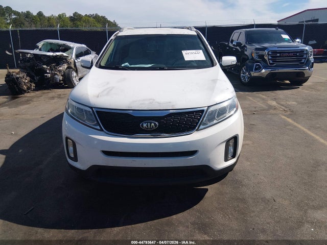44793647 :رقم المزاد ، 5XYKT4A78FG612761 vin ، 2015 Kia Sorento Lx V6 مزاد بيع