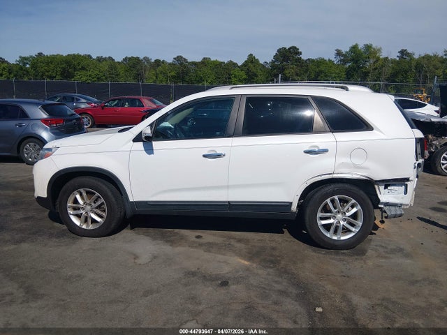44793647 :رقم المزاد ، 5XYKT4A78FG612761 vin ، 2015 Kia Sorento Lx V6 مزاد بيع