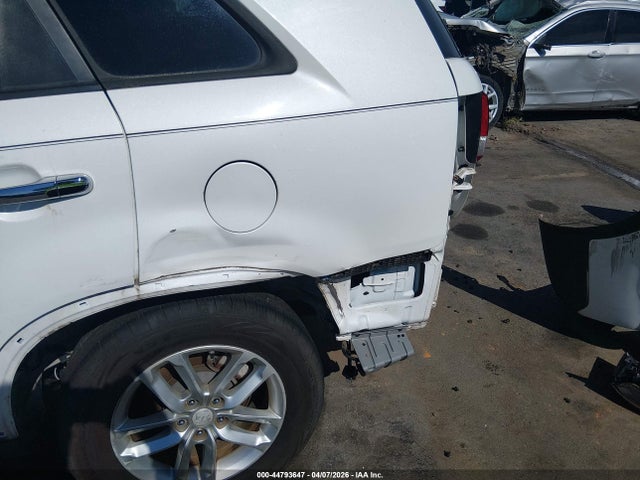 44793647 :رقم المزاد ، 5XYKT4A78FG612761 vin ، 2015 Kia Sorento Lx V6 مزاد بيع