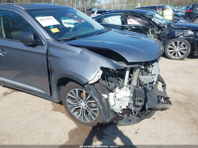 Продаж на аукціоні авто 2018 Mitsubishi Outlander Es, vin: JA4AD2A30JJ002804, номер лоту: 44793670
