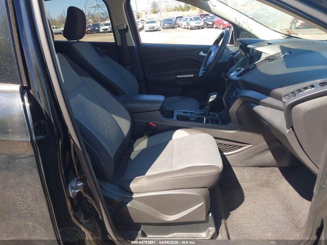 44793691 :رقم المزاد ، 1FMCU9GD1JUD11974 vin ، 2018 Ford Escape Se مزاد بيع