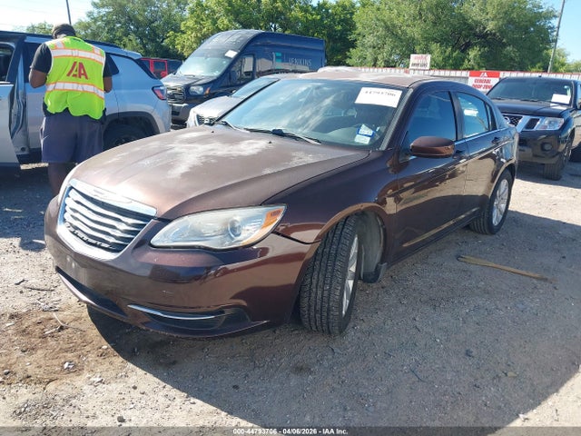 2012 CHRYSLER 200 1C3CCBBB3CN241674 Photo 1