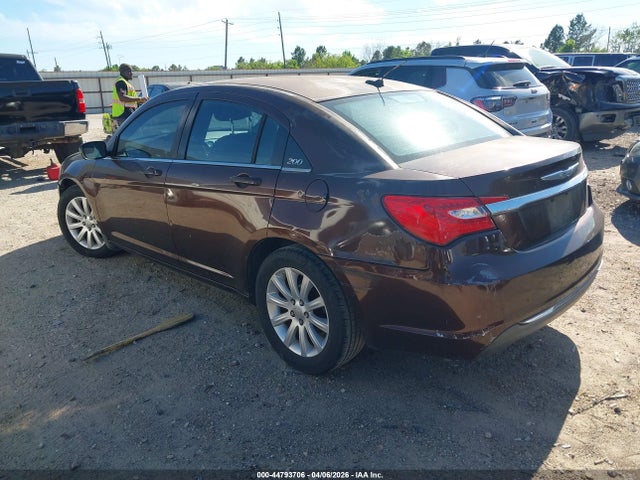 2012 CHRYSLER 200 1C3CCBBB3CN241674 Photo 2