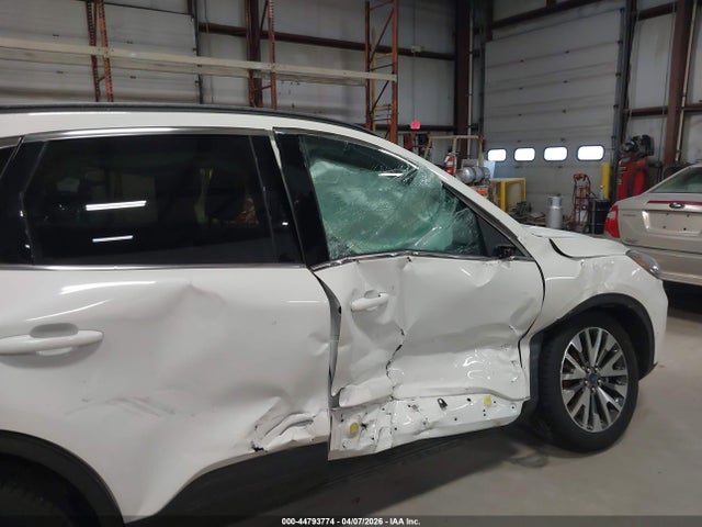 Продажа на аукционе авто 2020 Ford Escape Titanium, vin: 1FMCU9J9XLUB48538, номер лота: 44793774