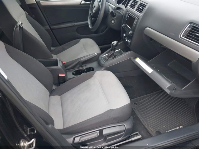 44793779 :رقم المزاد ، 3VW2B7AJ5HM276554 vin ، 2017 Volkswagen Jetta 1.4t S مزاد بيع