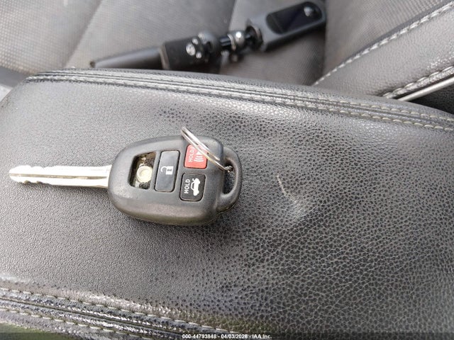44793848 :رقم المزاد ، 2T1BURHE4FC293644 vin ، 2015 Toyota Corolla S مزاد بيع
