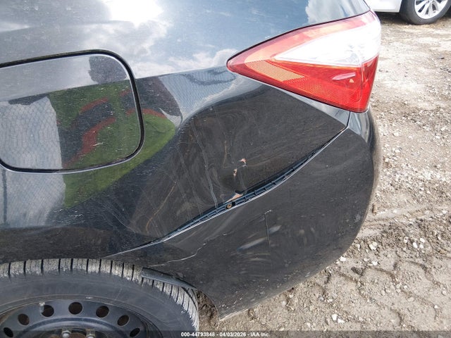 44793848 :رقم المزاد ، 2T1BURHE4FC293644 vin ، 2015 Toyota Corolla S مزاد بيع