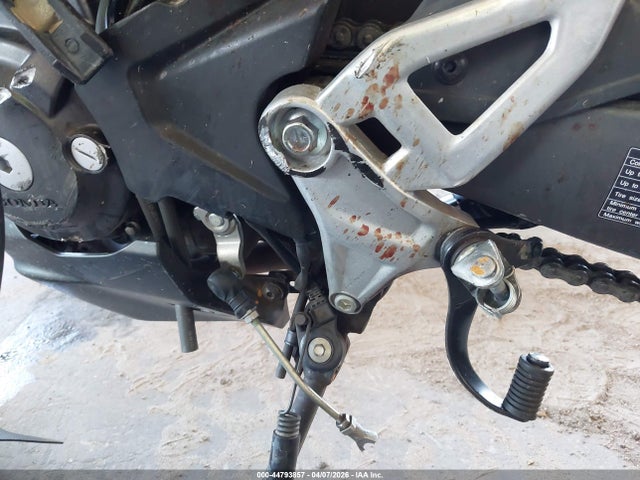 44793857 :رقم المزاد ، MLHNC5550R5400183 vin ، 2024 Honda Cbf300 Na مزاد بيع