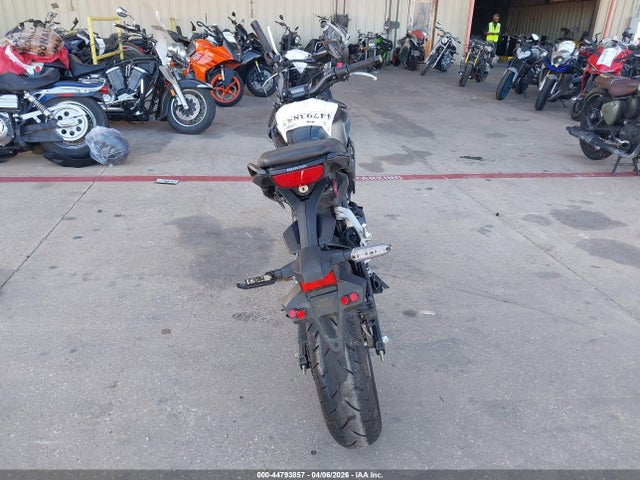 44793857 :رقم المزاد ، MLHNC5550R5400183 vin ، 2024 Honda Cbf300 Na مزاد بيع