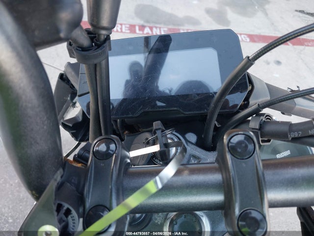 44793857 :رقم المزاد ، MLHNC5550R5400183 vin ، 2024 Honda Cbf300 Na مزاد بيع