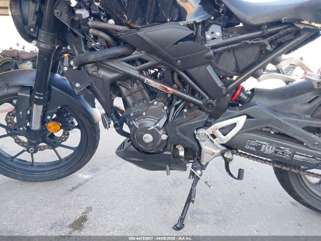 44793857 :رقم المزاد ، MLHNC5550R5400183 vin ، 2024 Honda Cbf300 Na مزاد بيع