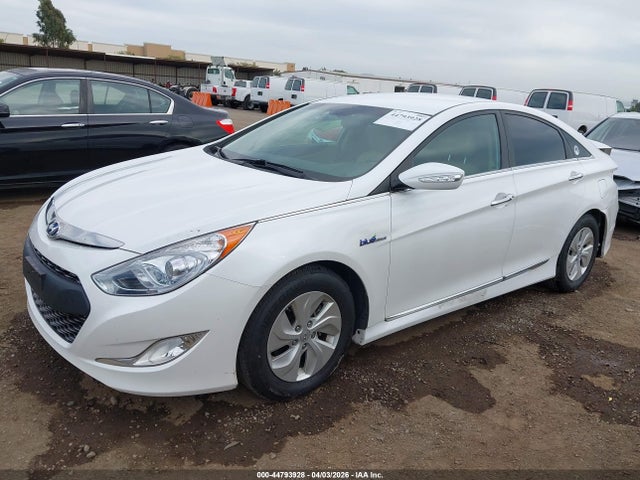 Hyundai SONATA HYBRID 2015 KMHEC4A45FA139710 Image 2