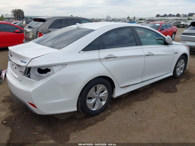 Hyundai SONATA HYBRID 2015 KMHEC4A45FA139710 Image 4