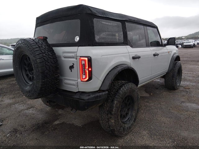 44793954 :رقم المزاد ، 1FMEE5DPXPLB38080 vin ، 2023 Ford Bronco Badlands مزاد بيع