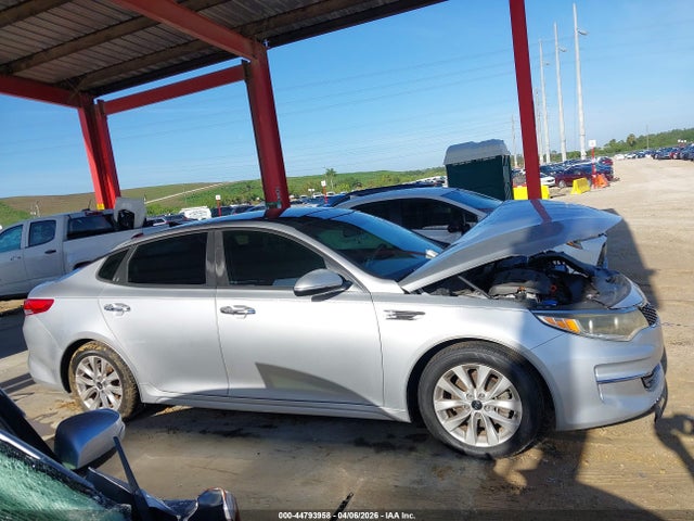 Продажа на аукционе авто 2016 Kia Optima Ex, vin: 5XXGU4L38GG069317, номер лота: 44793958