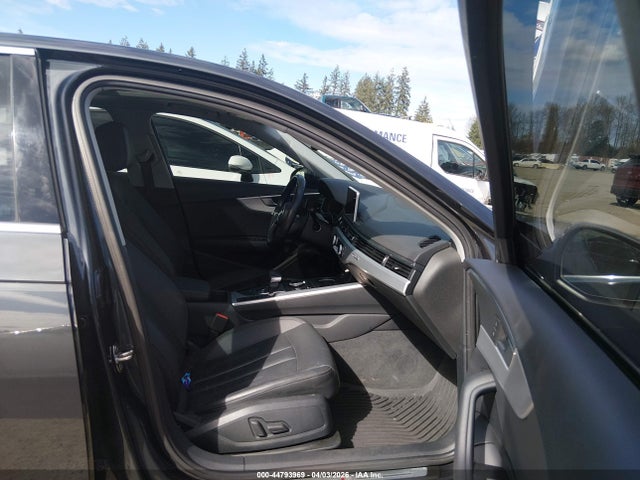 2017 AUDI A4 WAUENAF42HN028952 Photo 4