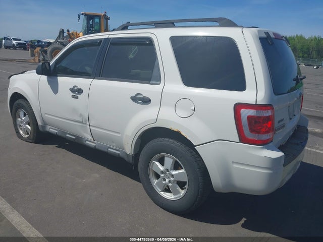 2010 FORD ESCAPE 1FMCU9D77AKC65688 Photo 2