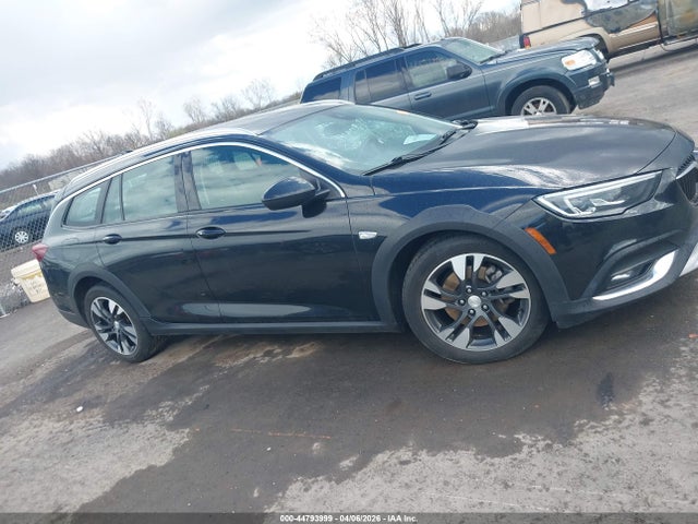 44793999 :رقم المزاد ، W04GV8SX6J1085473 vin ، 2018 Buick Regal Tourx Essence مزاد بيع