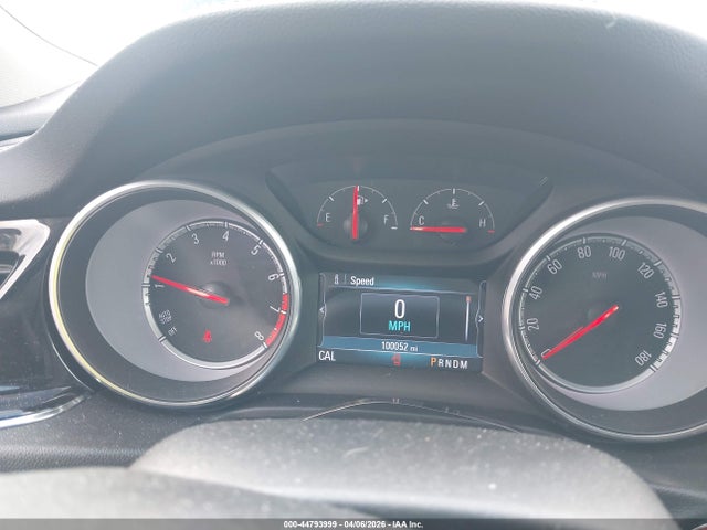 44793999 :رقم المزاد ، W04GV8SX6J1085473 vin ، 2018 Buick Regal Tourx Essence مزاد بيع