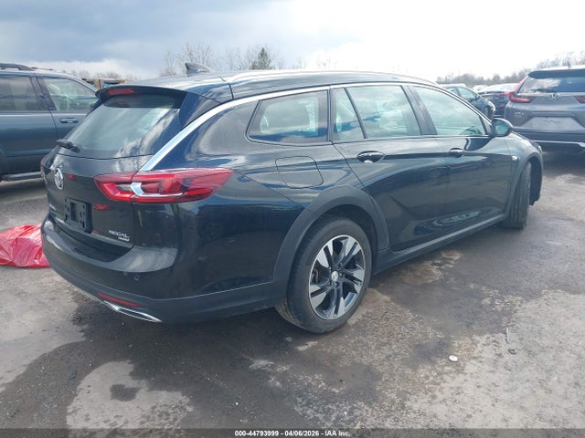 44793999 :رقم المزاد ، W04GV8SX6J1085473 vin ، 2018 Buick Regal Tourx Essence مزاد بيع