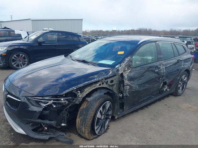 44793999 :رقم المزاد ، W04GV8SX6J1085473 vin ، 2018 Buick Regal Tourx Essence مزاد بيع