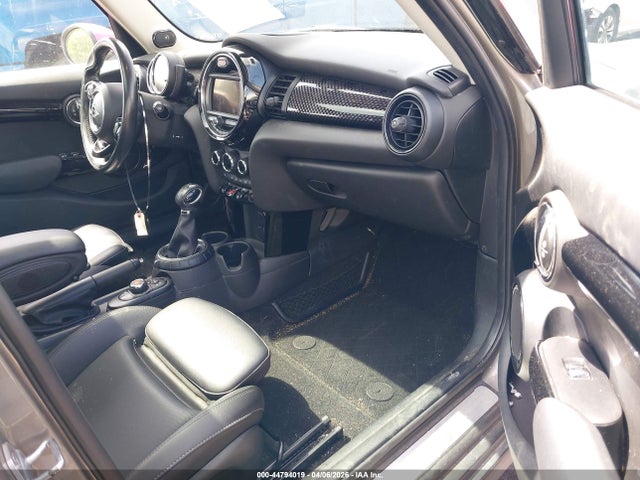 44794019 :رقم المزاد ، WMWXU3C52G2D31091 vin ، 2016 Mini Hardtop Cooper S مزاد بيع