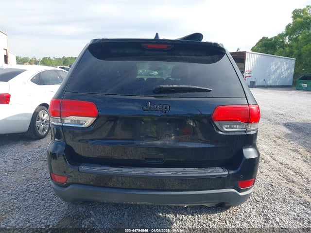 1C4RJFAG2HC885444 Jeep Grand Cherokee Laredo 4x4