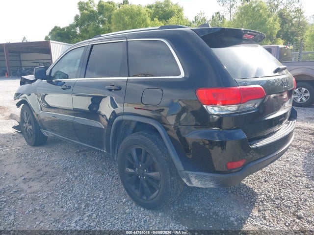 1C4RJFAG2HC885444 Jeep Grand Cherokee Laredo 4x4