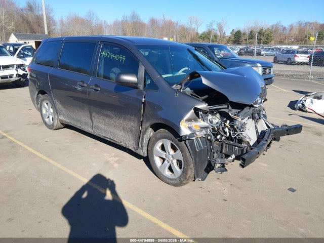 2013 Toyota Sienna L V6 7 Passenger მანქანა იყიდება აუქციონზე, vin: 5TDZK3DC4DS349740, აუქციონის ნომერი: 44794099