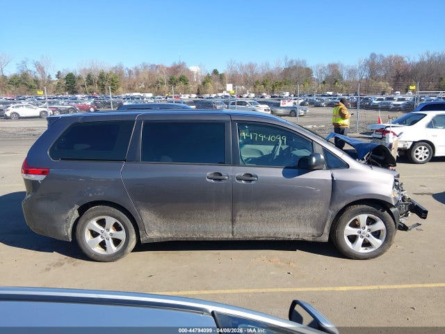 2013 Toyota Sienna L V6 7 Passenger მანქანა იყიდება აუქციონზე, vin: 5TDZK3DC4DS349740, აუქციონის ნომერი: 44794099