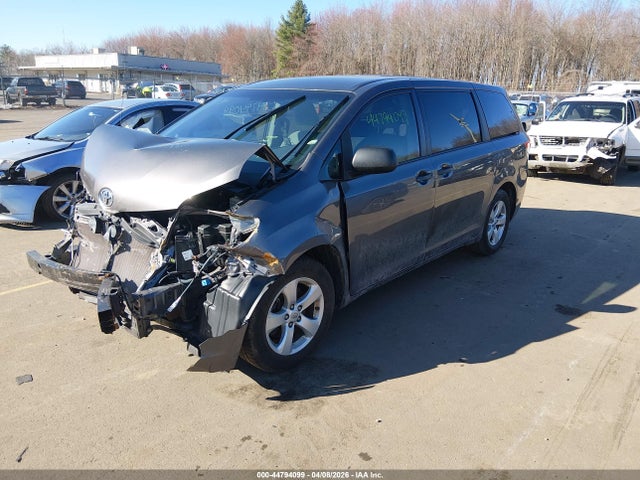2013 Toyota Sienna L V6 7 Passenger მანქანა იყიდება აუქციონზე, vin: 5TDZK3DC4DS349740, აუქციონის ნომერი: 44794099