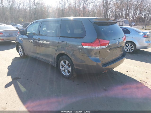 2013 Toyota Sienna L V6 7 Passenger მანქანა იყიდება აუქციონზე, vin: 5TDZK3DC4DS349740, აუქციონის ნომერი: 44794099