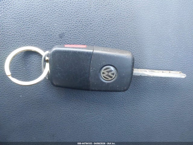 Продаж на аукціоні авто 2012 Volkswagen Beetle 2.5l, vin: 3VWJP7AT3CM631857, номер лоту: 44794103